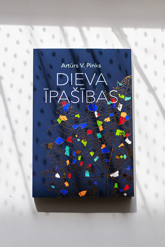 A. V. Pinks "Dieva īpašības"