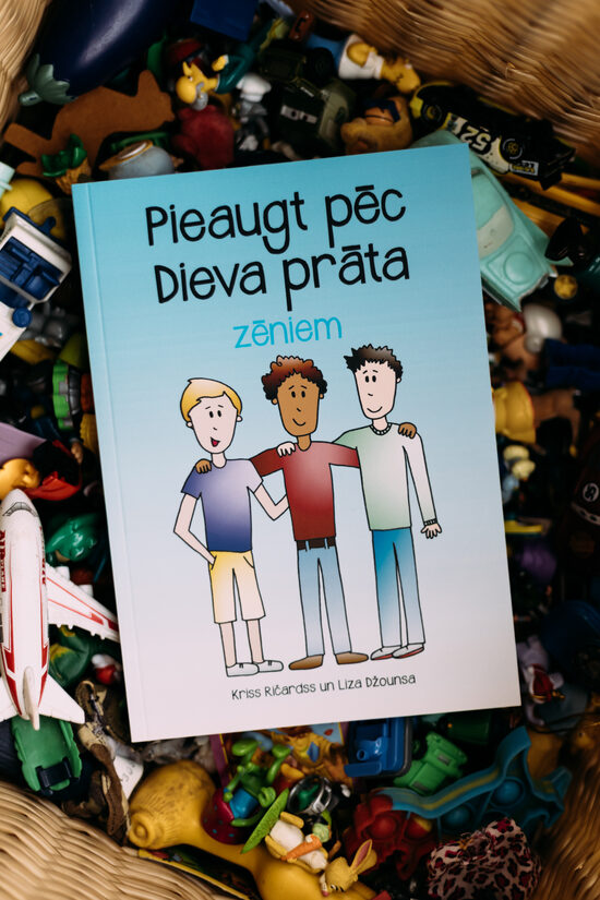 K. Ričards un L. Džounsa "Pieaugt pēc Dieva prāta. Zēniem."