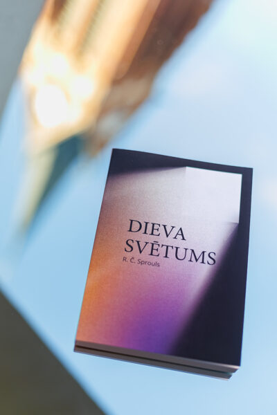 R. Č. Sprouls "Dieva svētums"